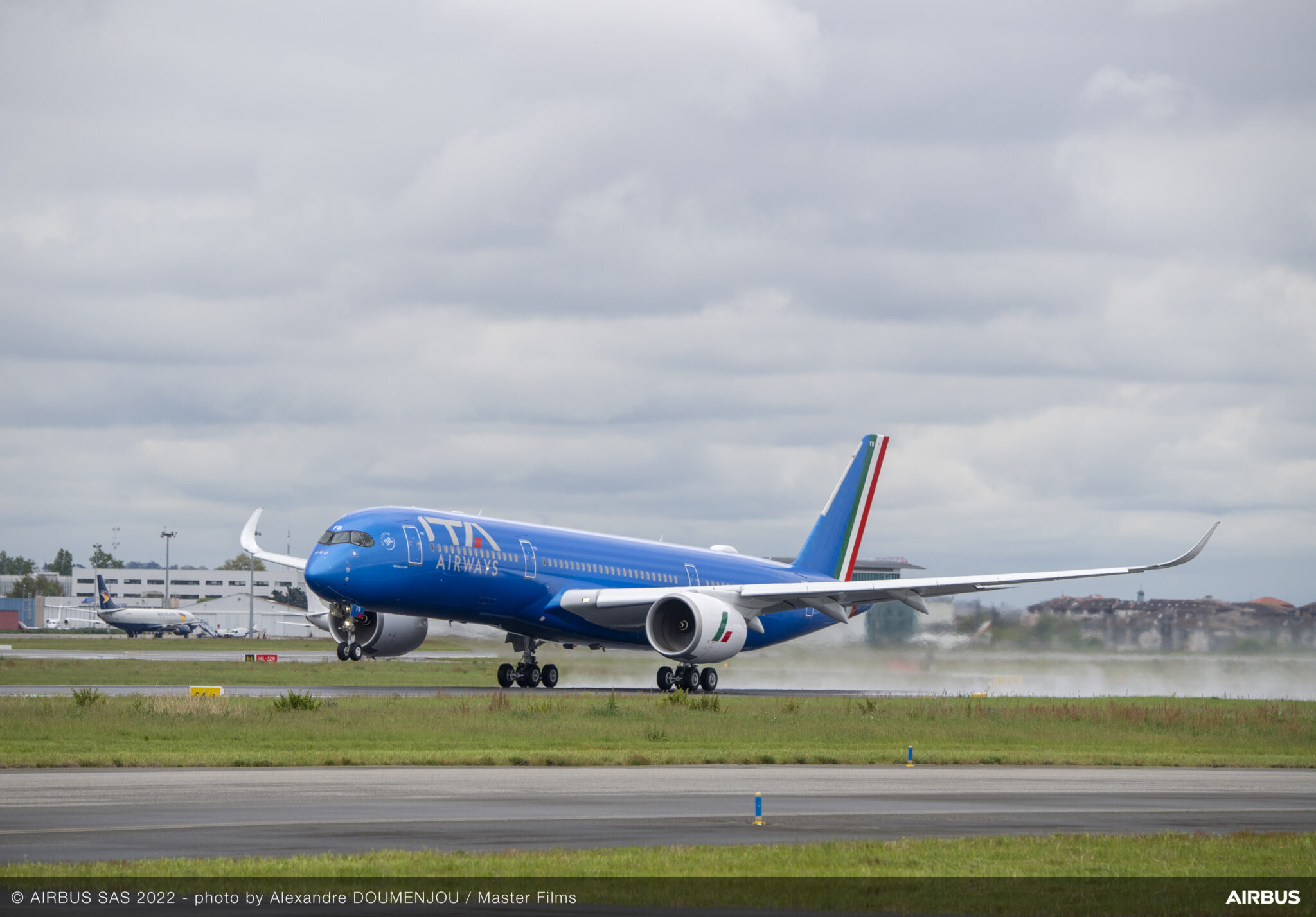 Ita Airways Un Video Per Il Primo Volo Dellairbus A350 Con Livrea